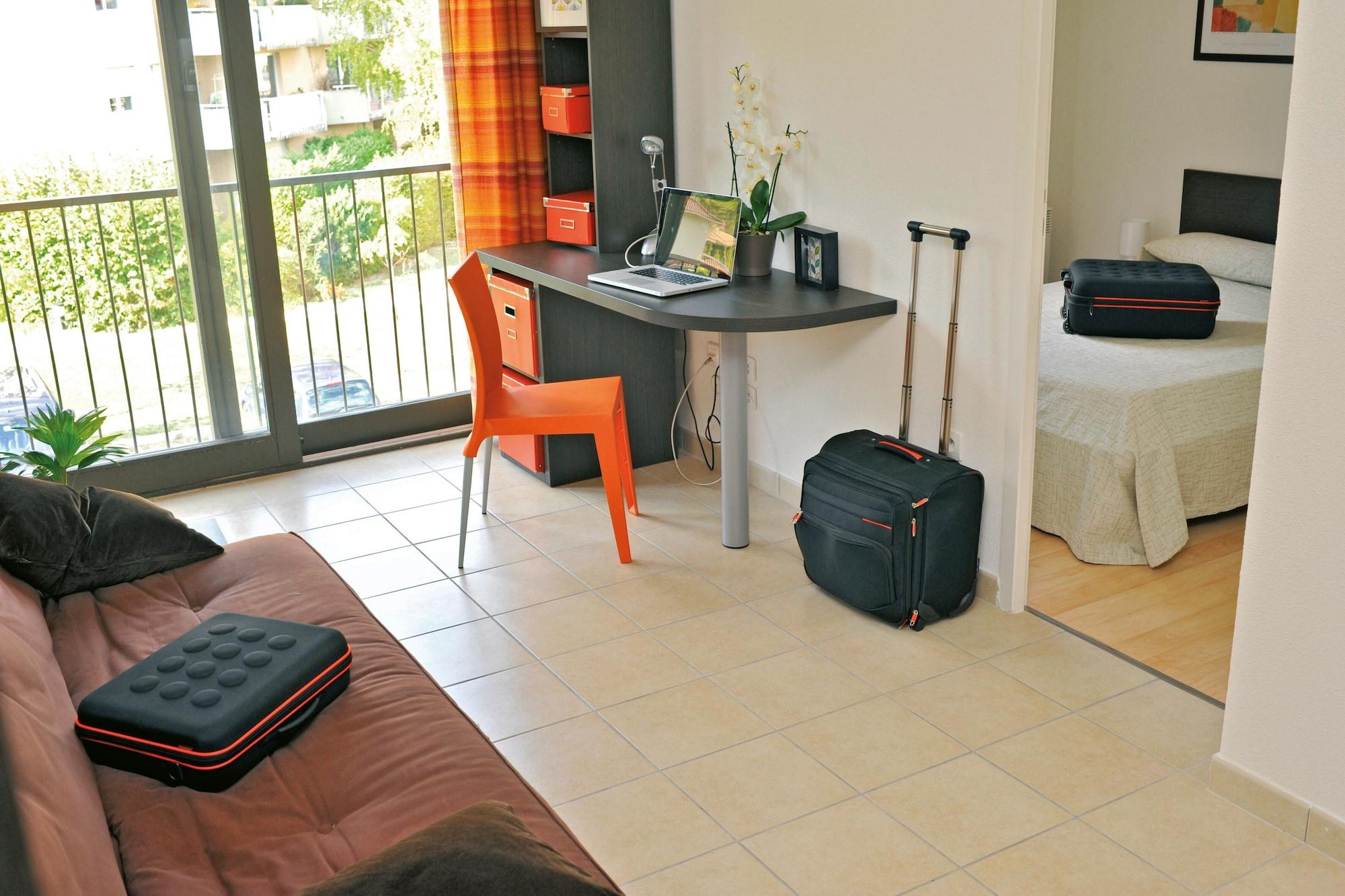 อัปปาร์ตซิตี้ เกรอนอบล์ เมล็อง Aparthotel เมย์ล็อง ภายนอก รูปภาพ